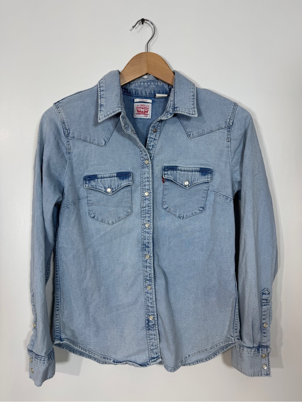 WSH161 {Levi's} Light Blue Pearl Snap Button Down Shirt